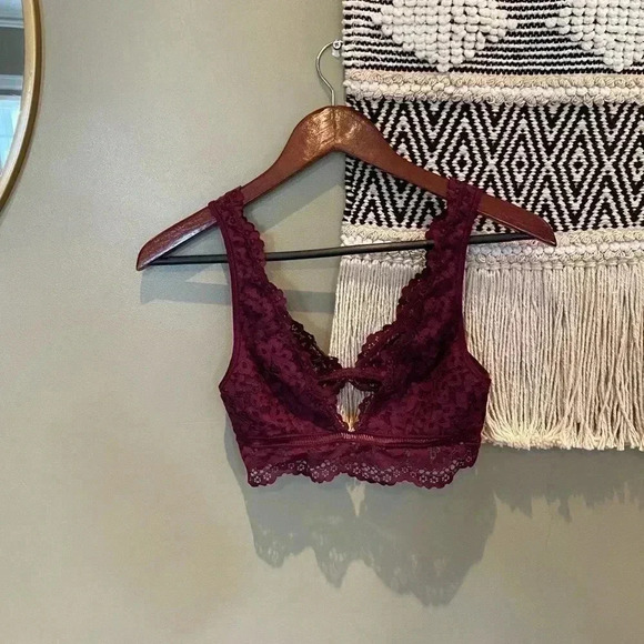 VICTORIA SECRET BURGUNDY LACE BRALETTE SMALL - Picture 4 of 6